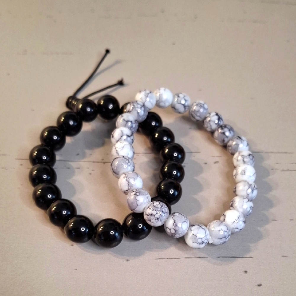 Black & White Beaded Bracelets Set